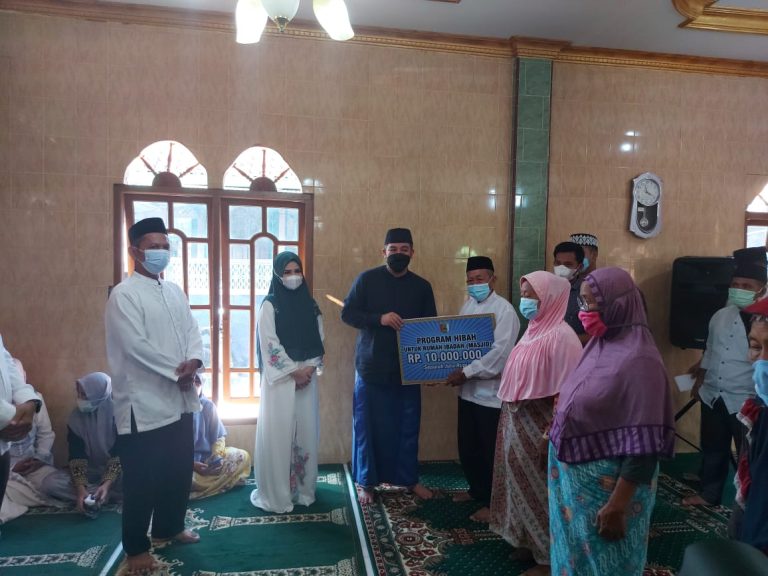 Pemkab Pesawaran Gandeng Baznas Salurkan Bantuan Dua Kecamatan