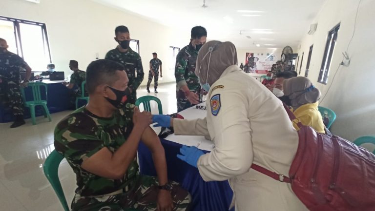 Sebanyak 500 Prajurit Yonif 9 Mar/Beruang HitamTerima Vaksinasi Nasional Covid-19 Tahap II