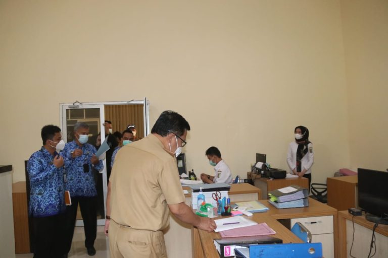 Cek Kedisiplinan ASN, Sekda Pesawaran Lakukan Sidak