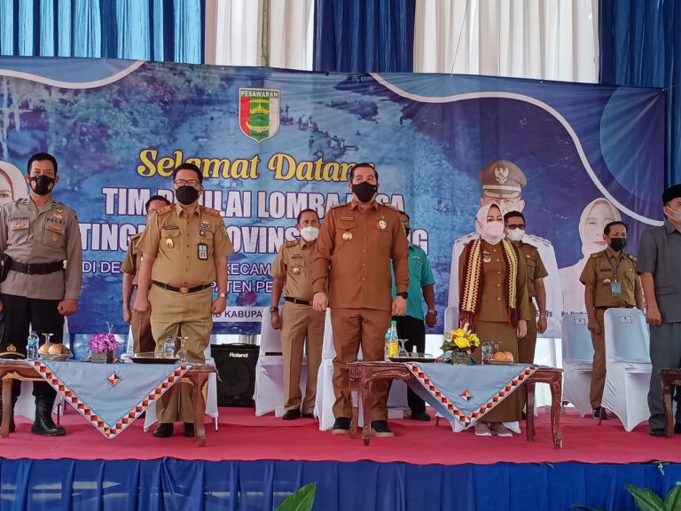 Tinjau Lomba Desa, Bupati Pesawaran Himbau Kades Cipadang Berikan Data