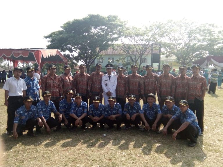 Kades Sinar Harapan, Bagus Giyarto Bersama Perangkat Desa, Mengucapkan Selamat Hari Raya Idul Adha 1442 H/2021