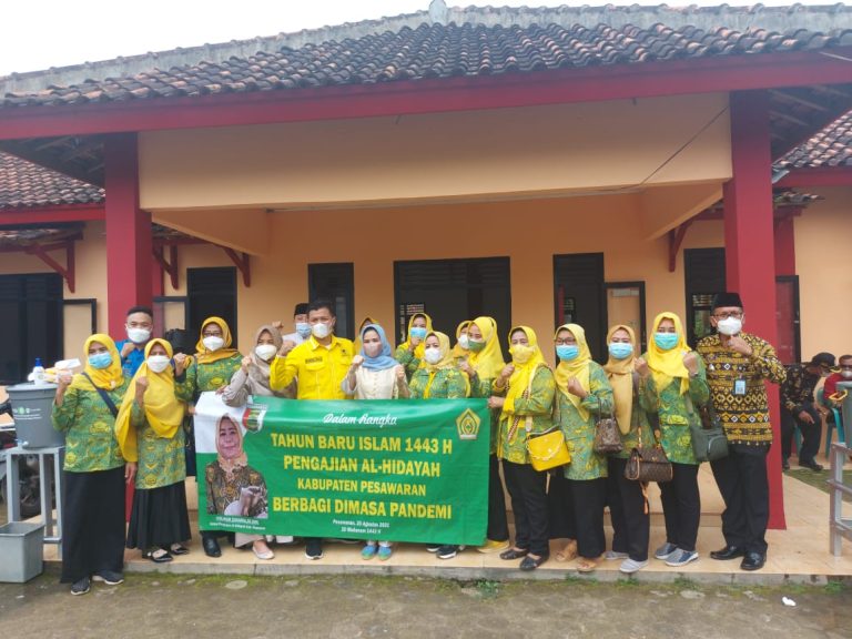 Peringati Tahun Baru Islam, Majelis Taklim Al – Hidayah Pesawaran Bagikan Ratusan Sembako