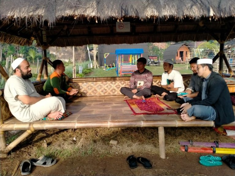Tingkatkan Bahasa Arab, Syekh Muhammad Munkidz Al-Asheel Kunjungi Kampung Qur’an