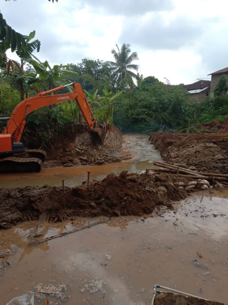 Dukung Bangun Masjid, Warga Srimenanti Apresiasi Kades Negeri Sakti