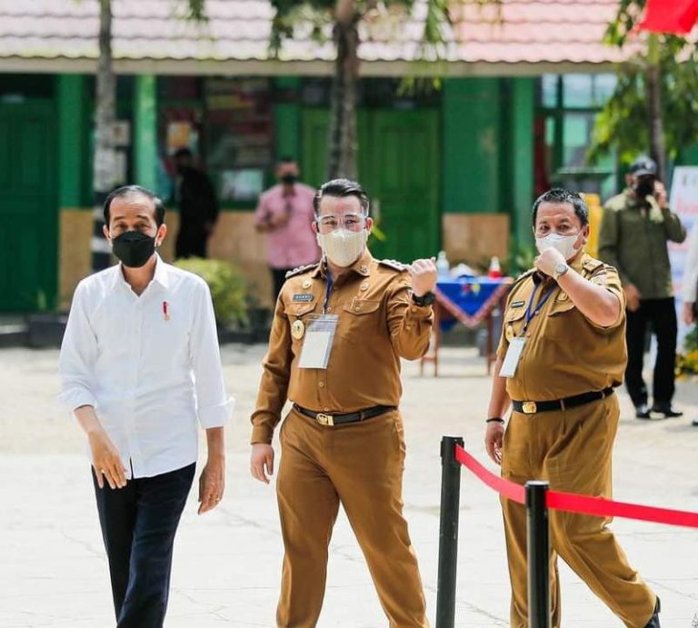 Presiden Kunjungi Pesawaran, Dendi Ramadhona Dapat Arahan, Semua Guru di Vaksin