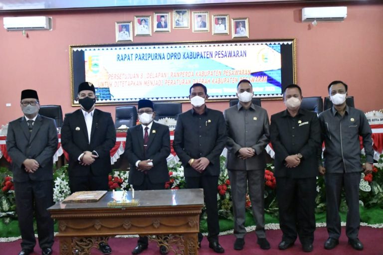 Ikuti Sidang, Bupati Pesawaran: Paripurna Memiliki Arti Sangat Penting