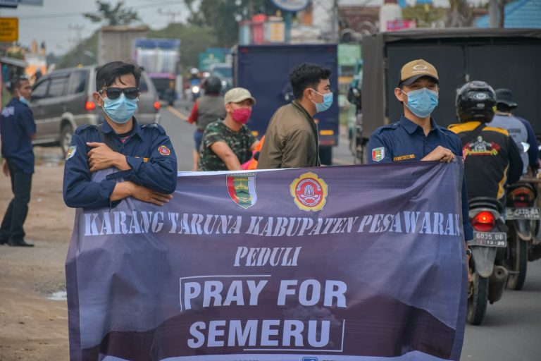 Ringankan Dampak Semeru, Karang Taruna Pesawaran Gelar Baksos