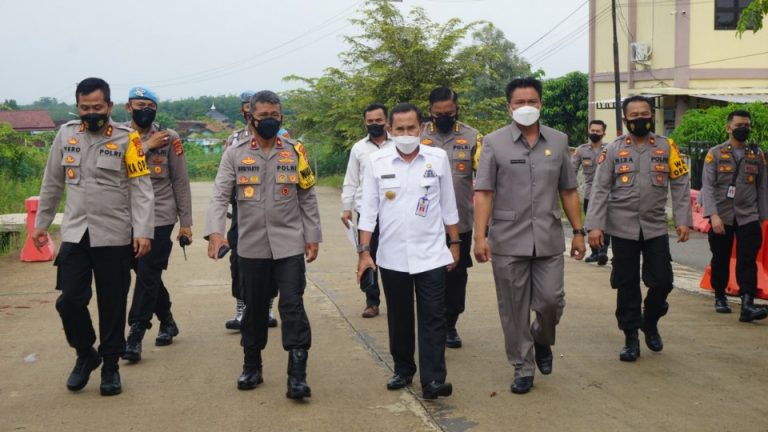 Pastikan Capaian Vaksinasi, Wakapolda Lampung Kunjungi Polres Pesawaran