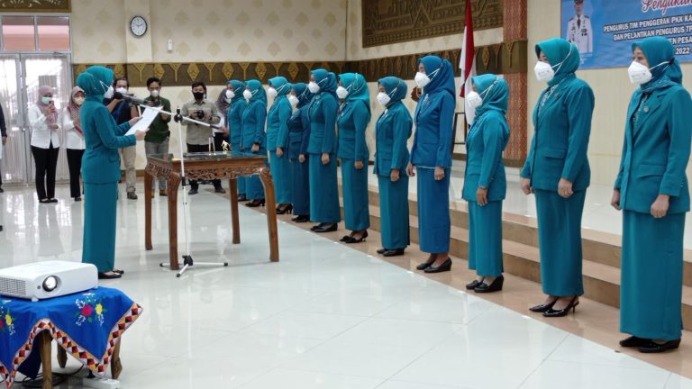 Nanda Indira Dendi Lantik Pengurus TP-PKK Seluruh Kecamatan Masa Bhakti 2022-2027