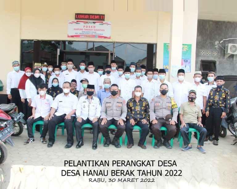 Lantik Perangkat Desa, Ini Harapan Kades Hanau Berak
