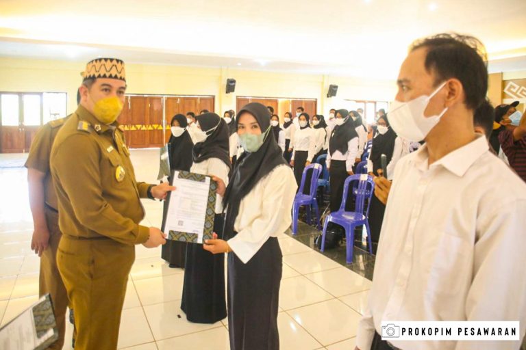 Serahkan SK 77 CPNS, Bupati Pesawaran: Berikan Performance, Bantu Pembangunan