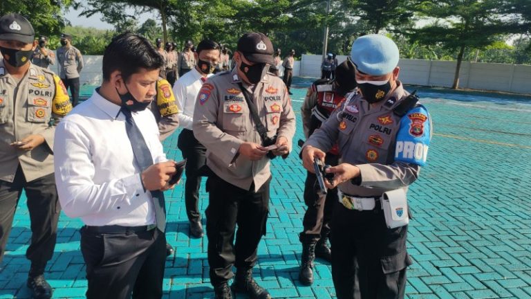Polres Pesawaran Gelar Gaktibplin, Periksa Kelengkapan dan Senpi