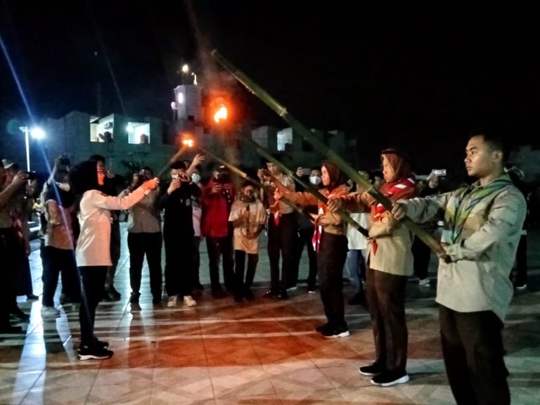 Peringati Tahun Baru Islam, Bupati Pesawaran Lepas 22 Gugus Depan Pawai Obor di Islamic Center