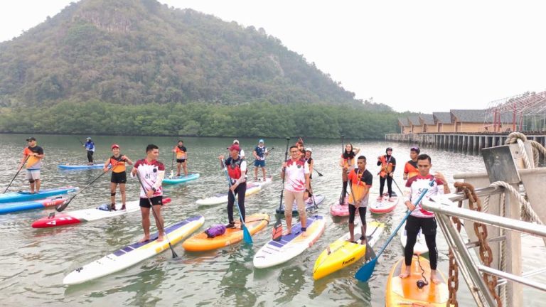 Sandiaga Uno Saksikan Stand Up Paddle Series Ramaikan D’rajash Beach