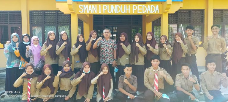 Kepala SMAN 1 Punduh Pedada Bentuk Insan Berkarakter Yang Cerdas Dan Bertakwa