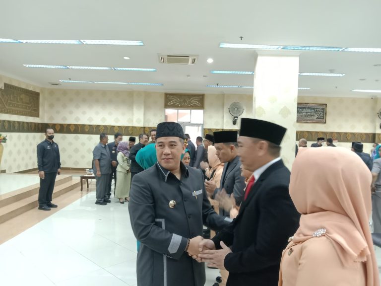 Bupati Pesawaran Lakukan Mutasi 5 Pejabat