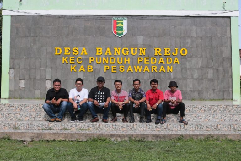 Ratusan Masyarakat Desa Bangun Rejo, Harapkan Pemda Pesawaran Bangun Jembatan