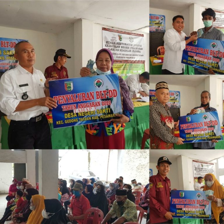 Bagikan BLT-DD, Ini Pesan Kades Negeri Sakti Kepada Warganya