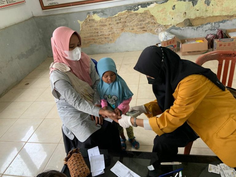 Prodi Ners Fakultas Kesehatan Umitra Gelar Pengabdian Masyarakat di Desa Sungai Langka