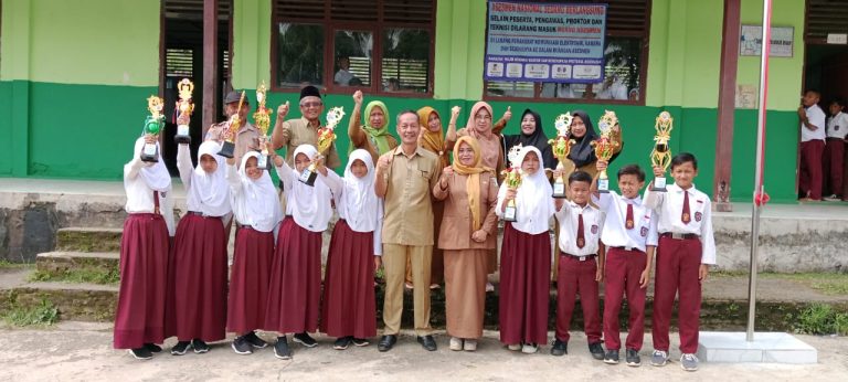 SDN 54 Geta Borong 5 Piala Dalam Lomba OSN Dan O2SN Tingkat Kecamatan