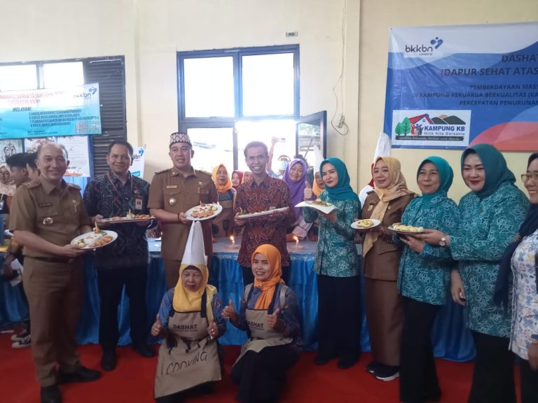 Bupati Pesawaran Dampingi Ketua TP PKK Provinsi Lampung Bhkati Sosial Penunuran Stunting