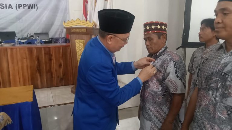 Ketua Umum PPWI Resmi Lantik Ketua DPC PPWI Pesawaran