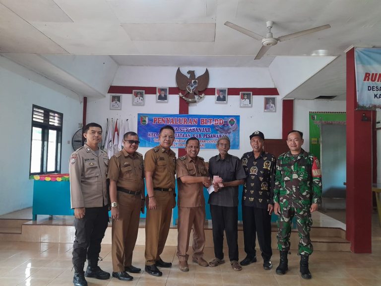 Pemdes Suka Banjar Bagikan BLT Tahap II Kepada 31 KPM