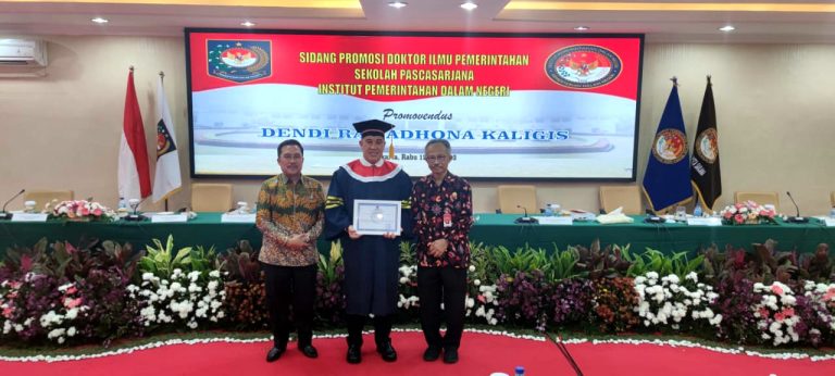 Bupati Pesawaran Raih Gelar Doktor Ilmu Pemerintahan