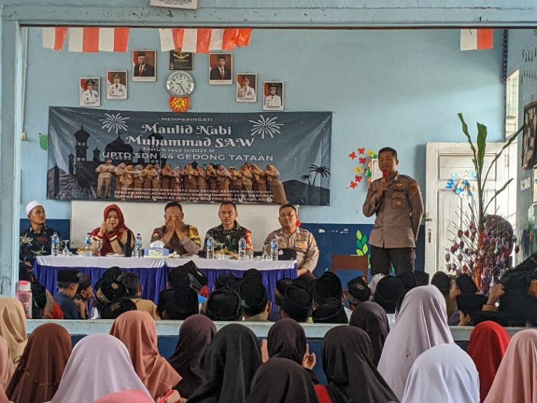 Tingkatkan Iman, UPTD SDN 44 Gedong Tataan Gelar Maulid Nabi