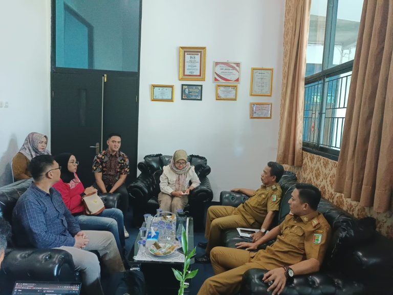 Tingkatkan Kualitas Sinyal 4G, PT Smart Telecom Kunjungi Pesawaran