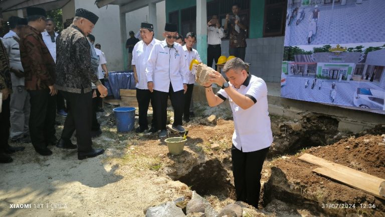 Bupati Pesawaran Letakan Batu Pertama Pembangunan RSB