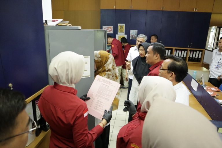 Tim Penyidik Pidsus Kejati Lampung Geledah Kantor PDAM Way Rilau