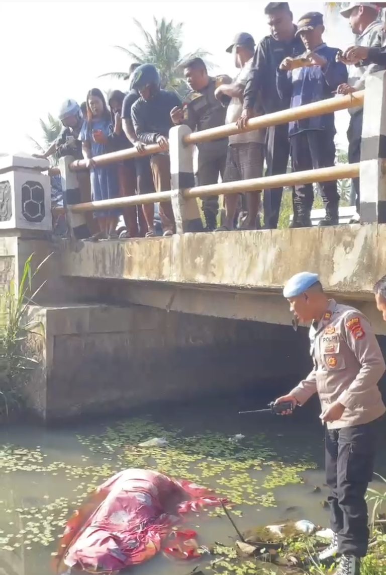 Warga Temukan Mayat Dibungkus Seprai di Bawah Jembatan Desa Waylayap