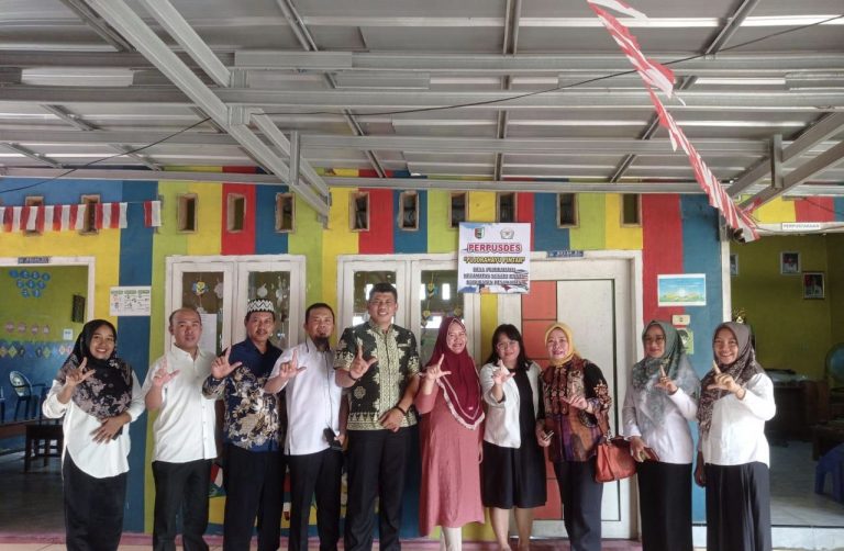 Program TPBIS Perpusnas RI, 23 Desa di Pesawaran Terima Bantuan Buku dan Perangkat Lunak