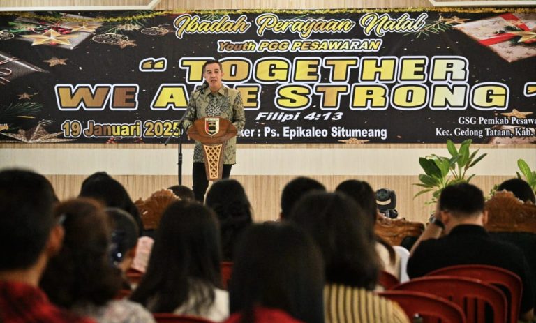 Bupati Dendi Hadiri Perayaan Natal Pemuda Persekutuan Gereja-Gereja Pesawaran 