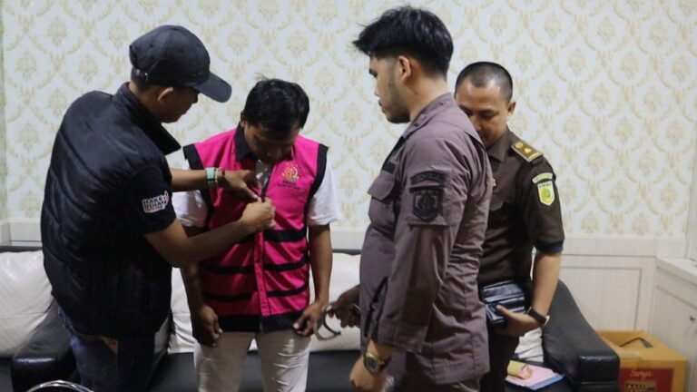 Kejati Lampung Tahan Terduga Pelaku Korupsi Pengelolaan BUMD Way Kanan