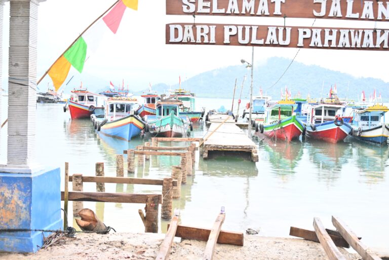 Ambruk Diterjang Ombak, Pemkab Pesawaran Segera Bangun Dermaga Pahawang