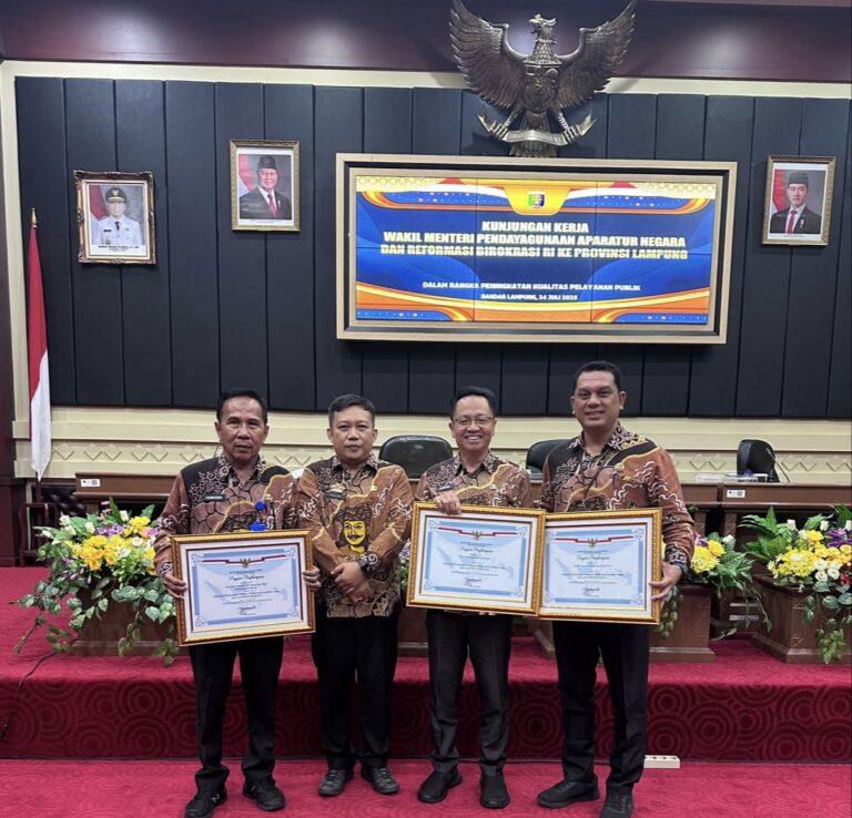 Kembali Pesawaran Terima Tiga Penghargaan Pelayanan Publik dari Kementerian PANRB