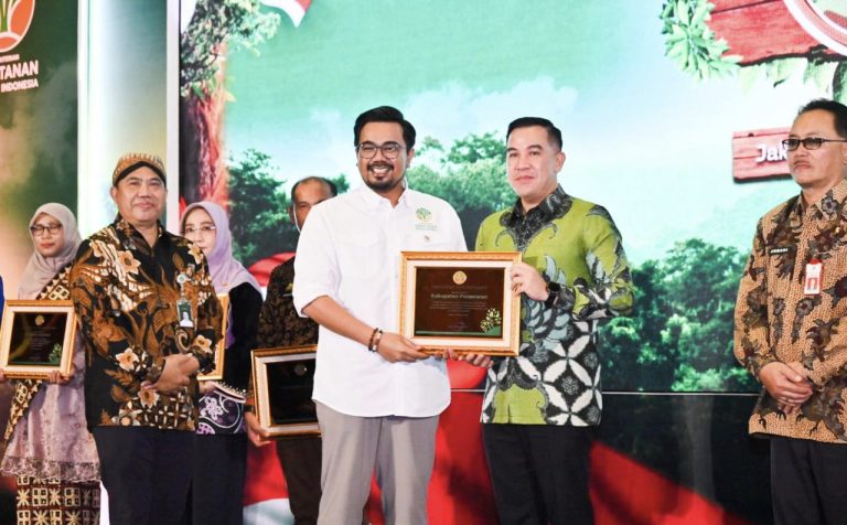 Kabupaten Pesawaran Kembali Raih Penghargaan Nasional 