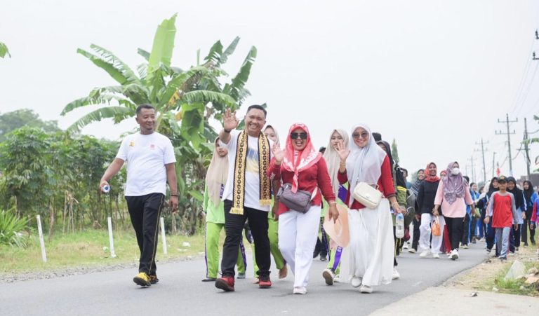Ribuan Masyarakat Antusias Hadiri Jalan Sehat Bersama Wabup Pesawaran 