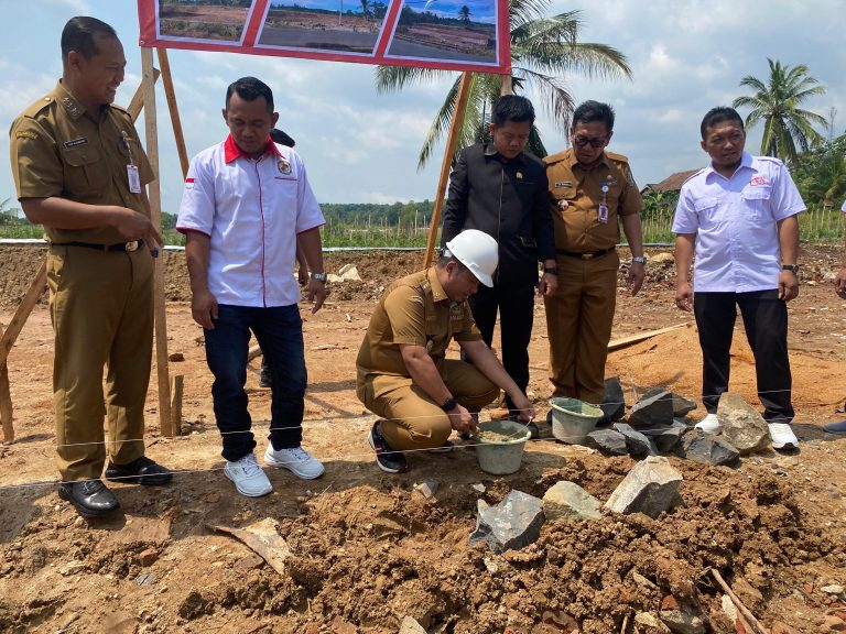 Wakil Bupati Pesawaran Letakan Batu Pertama Kantor Koperasi Merah Putih