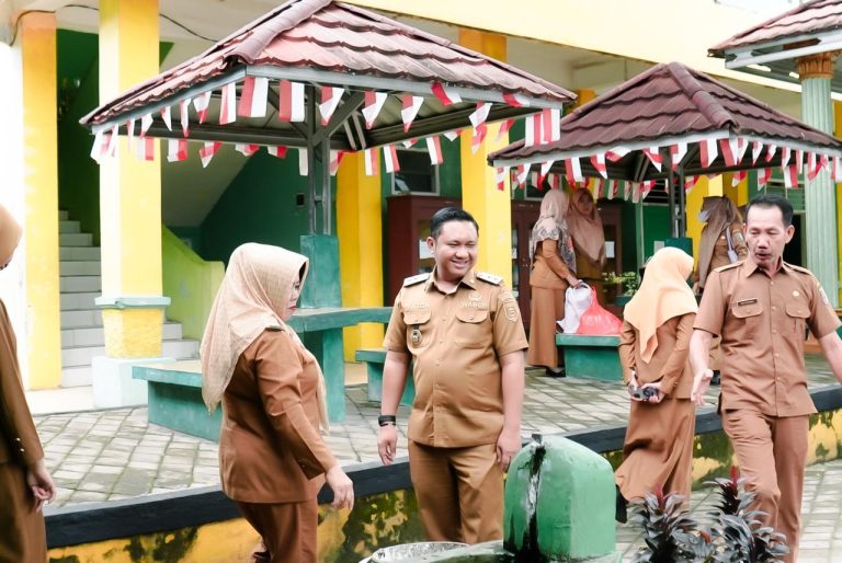 Wabup Antonius Tinjau Sejumlah Lokasi Persiapan Penilaian Tahap II Adipura 2025