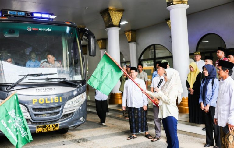Bupati Pesawaran Resmi Lepas Peserta Perlombaan Muktamad RMI Tingkat Provinsi Lampung