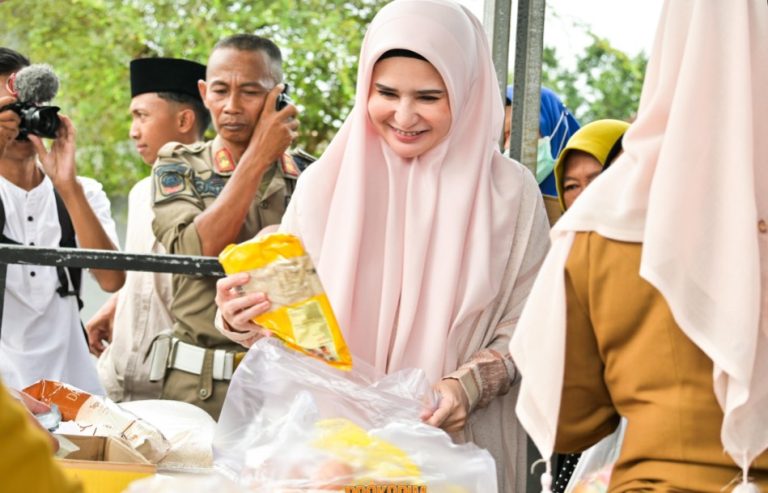 Bantu Warga Penuhi Kebutuhan Pokok di Bulan Ramadan, Pemkab Pesawaran Gelar Pasar Murah