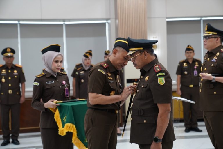 Lantik Kejari Lampung Timur, Kajati Lampung Minta: Tegakan Hukum Secara Tegas