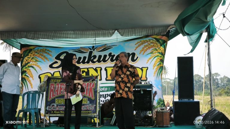 Bupati Nanda Hadiri Panen Raya Padi Kelompok Tani Ragom Mufakat di Desa Bernung